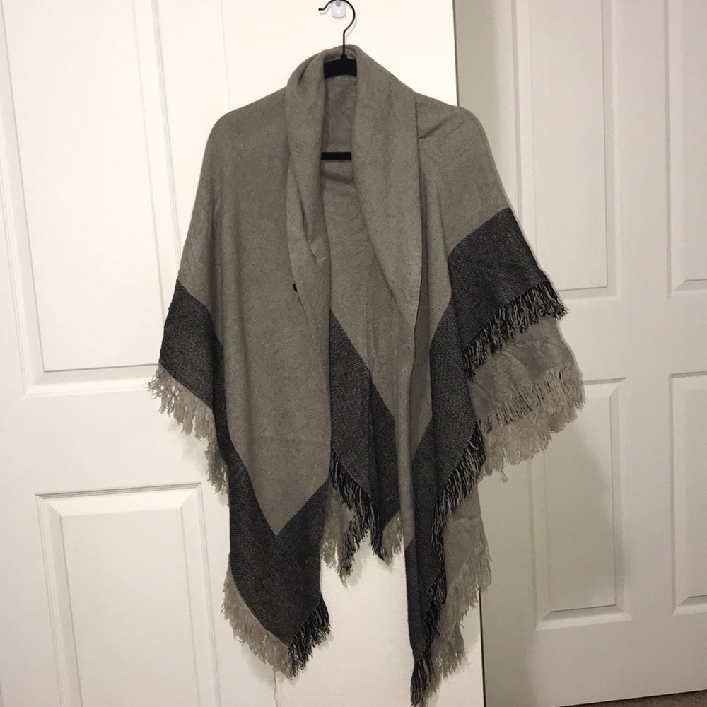 Poncho cardigan